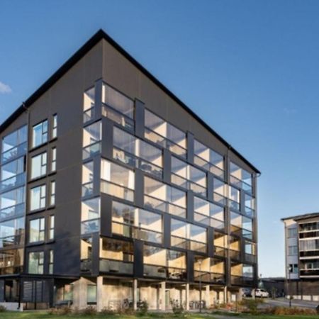 Modern Apartment Near Tampereen Messukeskus, With Own Private And Free Parking Exterior photo